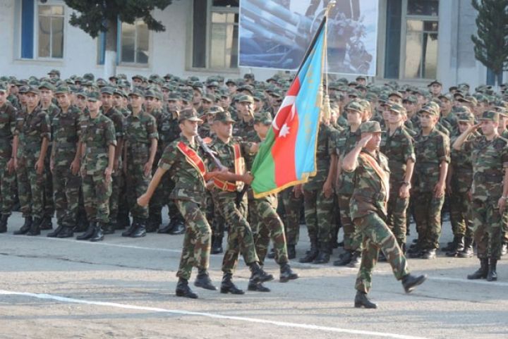 Kişilərin ilkin hərbi qeydiyyata alınması yaşı aşağı salınır