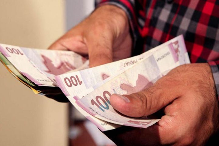 Sığorta şirkətinin əməkdaşı 11 nəfərə qarşı dələduzluq edib