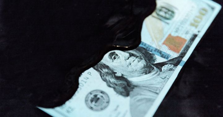 Azərbaycanın xam neft ixracından gəliri 3 milyard dollardan çox azalıb