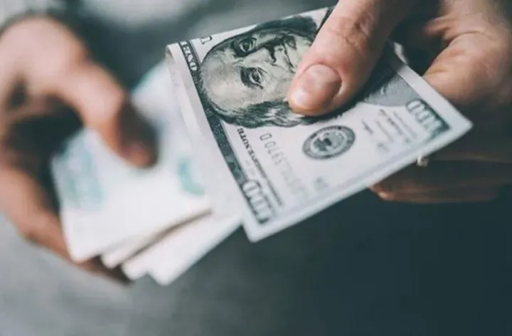 Dolların sabaha olan rəsmi məzənnəsi açıqlandı