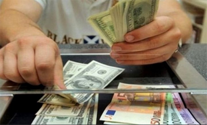 Banklarda Dollar, Avro, Rubl və lirənin alış-satış qiymətləri