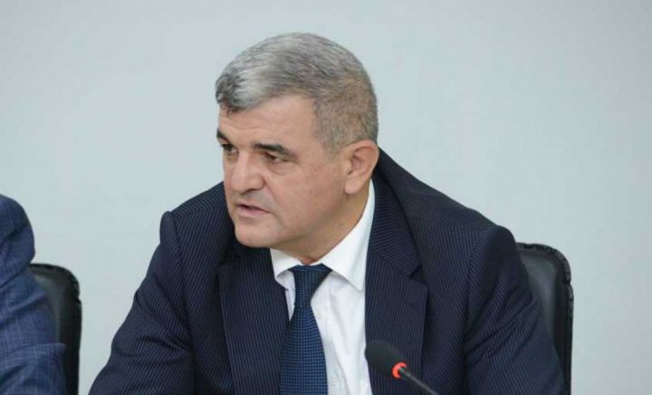 "Deyirlər ki, camaat işləmək istəmir, yalandır. Yaxşı maaş olsa, hamı işləmək istəyər" - Deputat