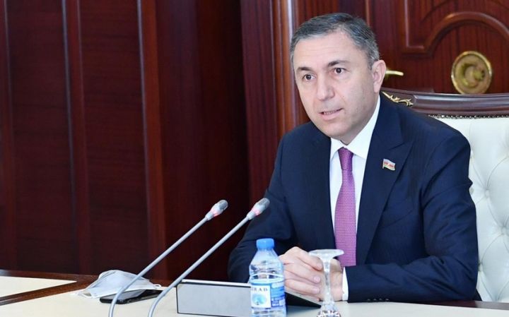 "Neft ucuzlaşsa da, büdcənin icrasına ciddi risk yaratmır"