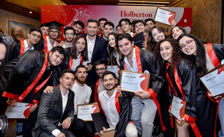 “PAŞA Holding”in sponsorluq etdiyi "Holberton School Azerbaijan” məktəbinin ilk Məzun Günü baş tutub