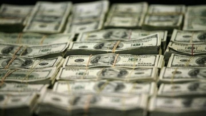 Dolların satış qiyməti 1.69 manatdan da aşağı düşdü