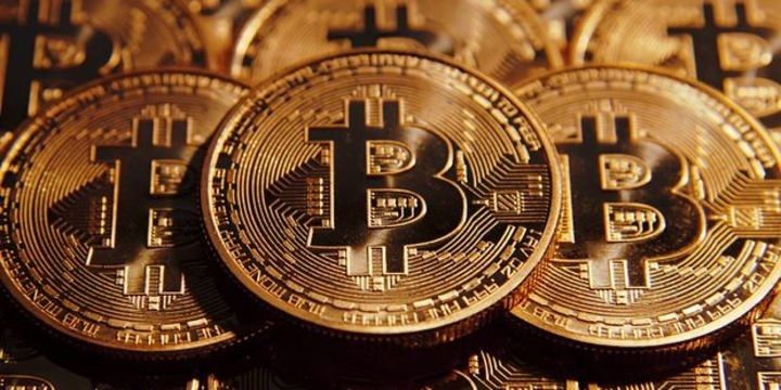 Bitcoin "dələduzluq" tənqidilə ucuzlaşır