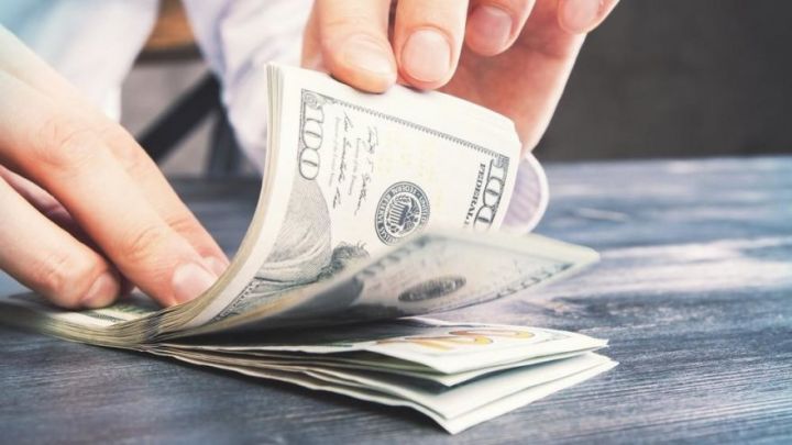 "2023-cü ilin 4 ayında valyuta hərraclarının 97%-də təklif tələbi üstələyib"