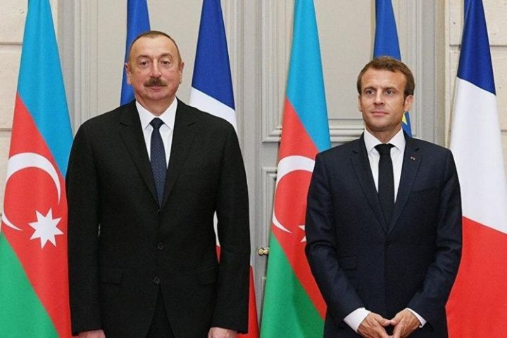 Makron  İlham Əliyevə zəng etdi