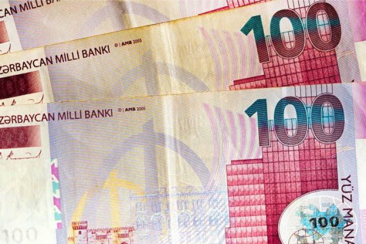 Apreldə istehlak kreditləri 100 milyon manata yaxın artıb