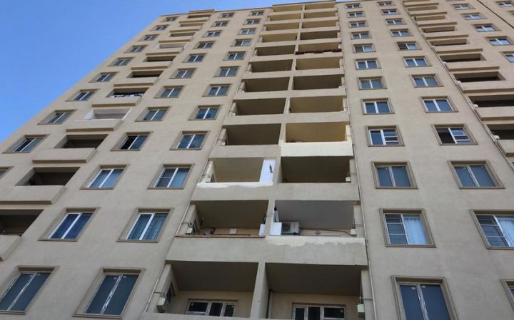 İlk rübdə 32 çoxmərtəbəli yaşayış binasına çıxarış verilib