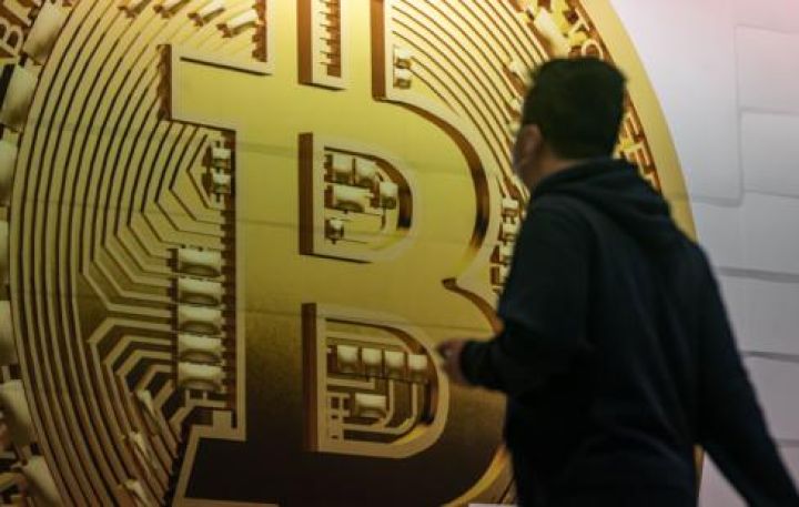 Bitcoin-in qiyməti 70 min dolları test edib