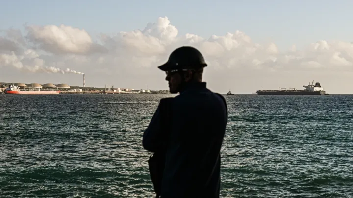 İran Hörmüz boğazını açıb