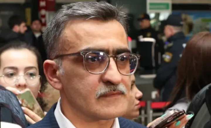 "Yüksək gərginlikli elektrik enerjisinin verilməsi dayanıb, qatarların hərəkəti mümkün olmayıb"