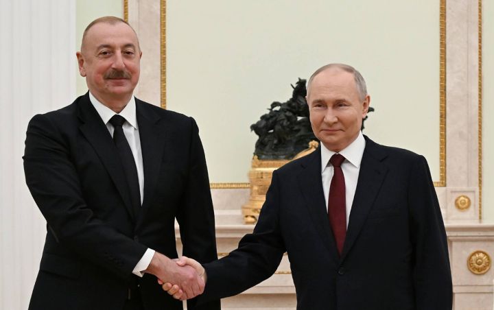 Əliyev Putini təbrik etdi
